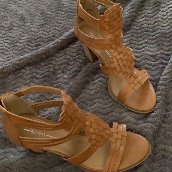 Report Heels - Picture 1 of 1